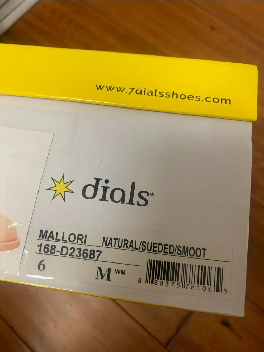 New! Seven Dials Mallory Suede Feel low boots Natural Light Tan color size 6